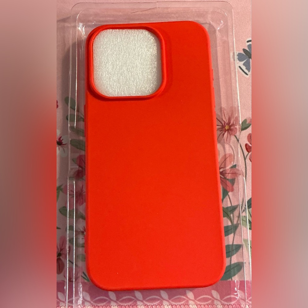 LILaux Red Silicone Phone Case / I Phone 15 Pro